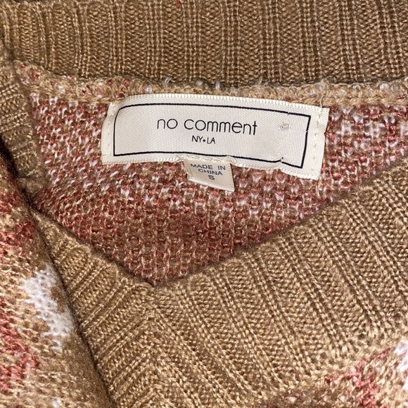 Beautiful Knitted LS - Picture 3 of 4